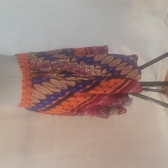 Lily White Mini Skirt with Front Zipper, Pockets & Elastic Waist, Size: M - Picture 4 of 11